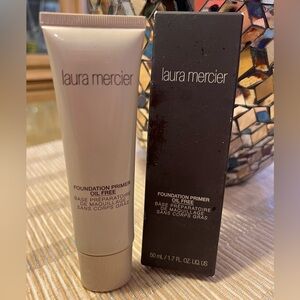 -LAURA MERCIER. Foundation Primer oil free.